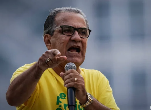 Alexandre de Moraes exige explicação de Malafaia por chamar generais de frouxos